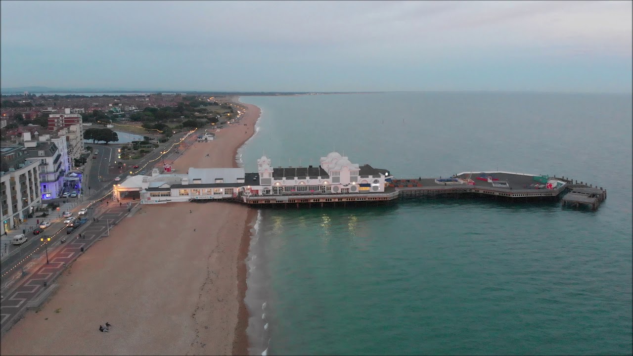 Southsea Beach and Pier [4K]