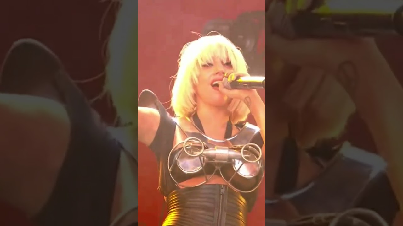 Lady Gaga - Eh eh ( lady gaga live in glastonbury)