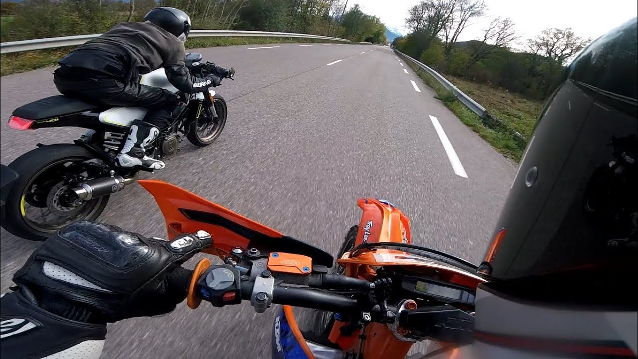 URBEX A MOTO ET ARSOUILLE DE COCHON EN VITPILEN 401