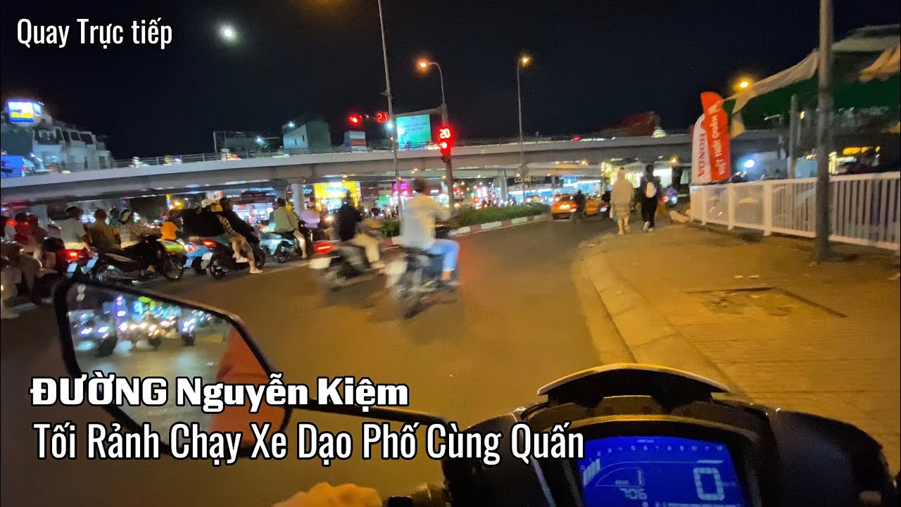 118 Đêm Xuống Nhẹ Trên Đường Nguyễn Kiệm Quen Thuộc 