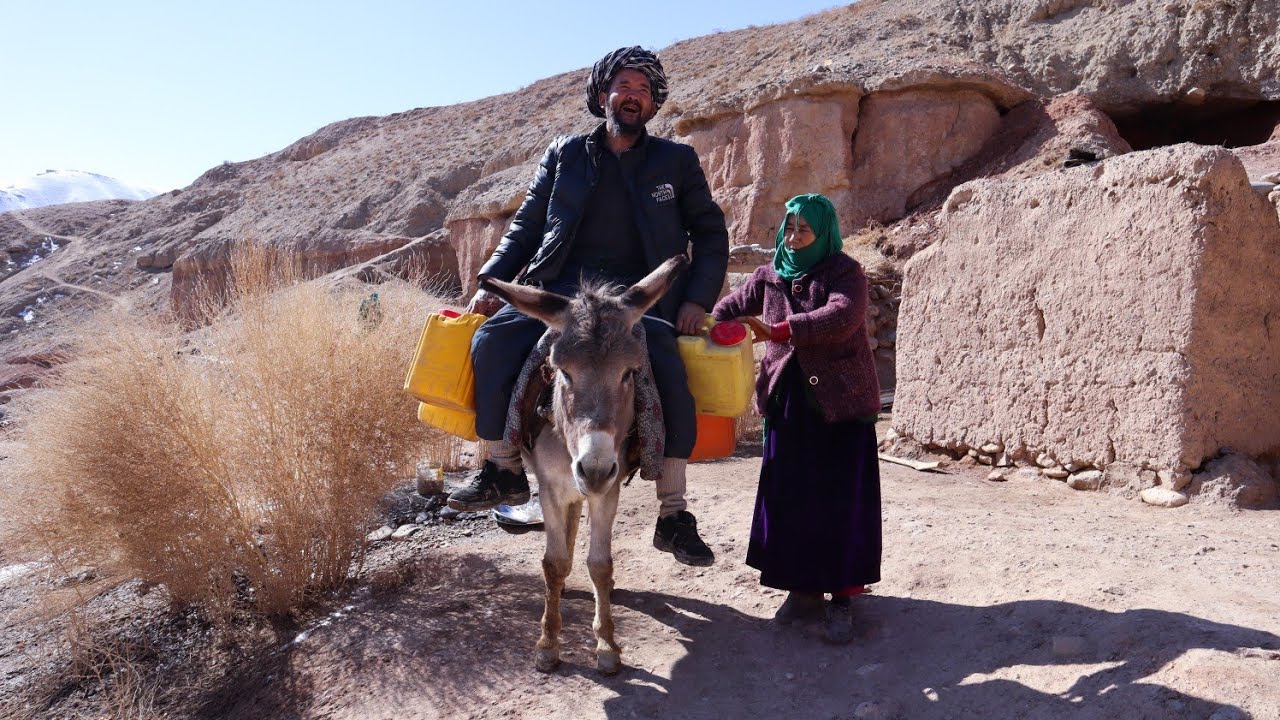 life in the village; The life of a cave-dwelling couple in the cold of winter | Rural Afghanistan|