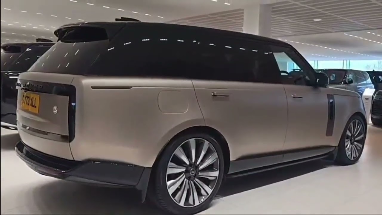 Range Rover Signature Suite 4-seater....ready for import in 5 days by air
