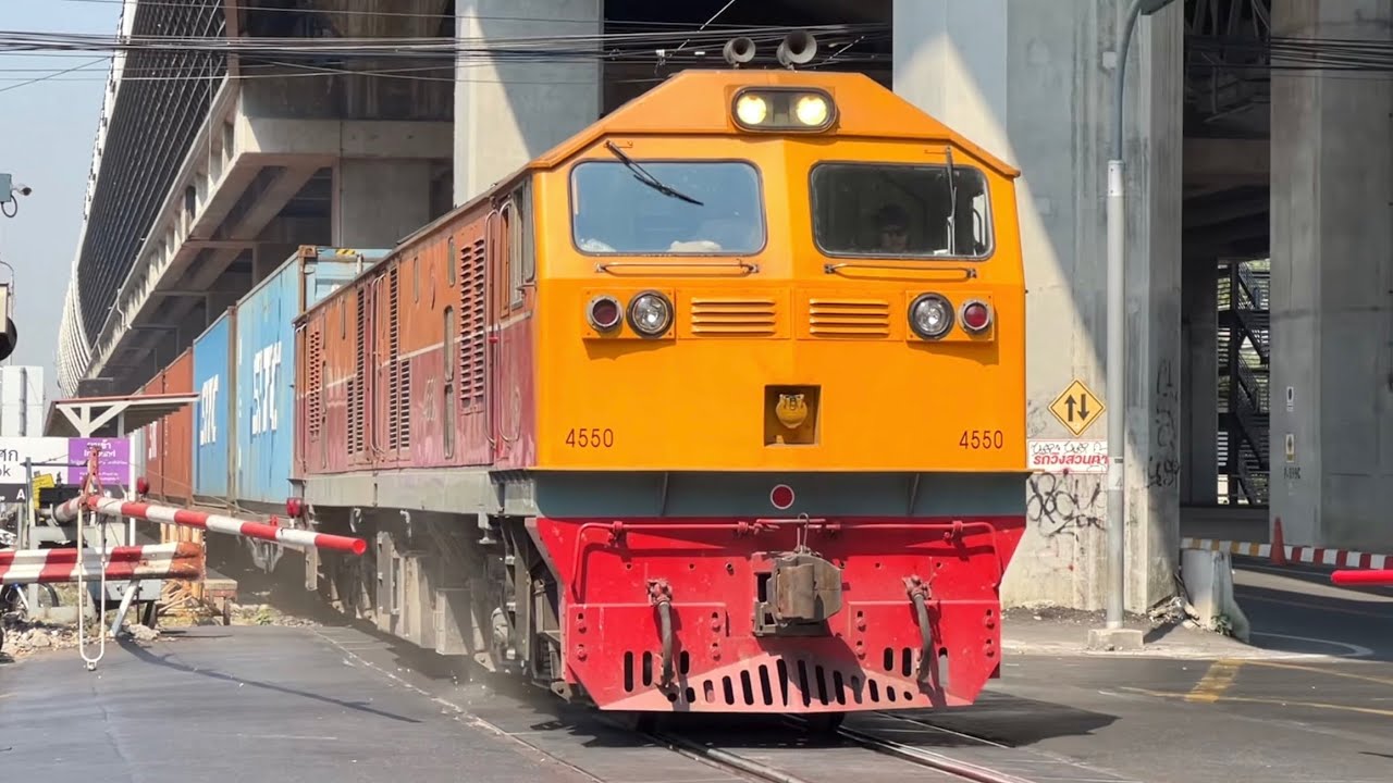 SRT. #จุดตัดที่เป็นข่าวโด่งดัง! วินัยจราจรและรถไฟไทยช่วงสายถึงเที่ยงที่จุดตัดทางรถไฟถนนอโศก-ดินแดง