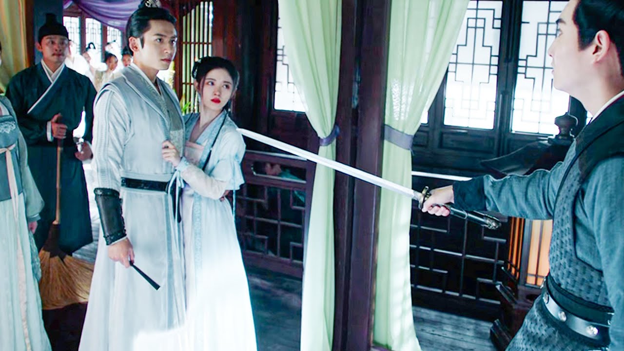 反派劍指灰姑娘，卻沒料到她竟是霸道王爺的女人，霸氣護妻震撼全場！#如意芳霏 #鞠婧禕  💖#張哲瀚