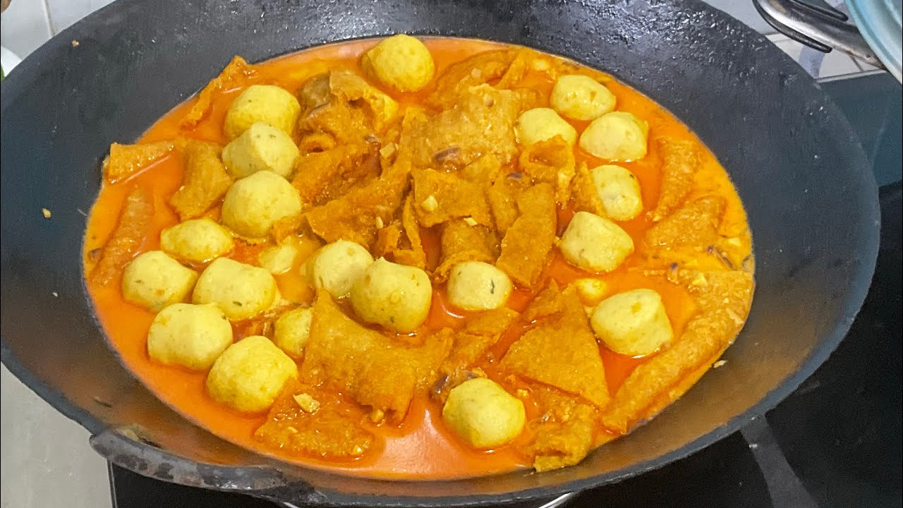 Chinese Style Fish Balls & Pork Rind Curry 中式鱼丸猪皮咖喱