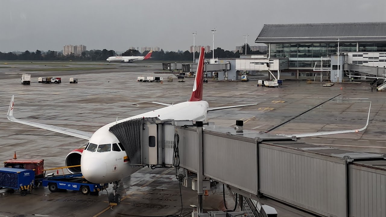 Avianca (Star Alliance) AV9304 BOG-MDE Bogota Departure (Full Report)