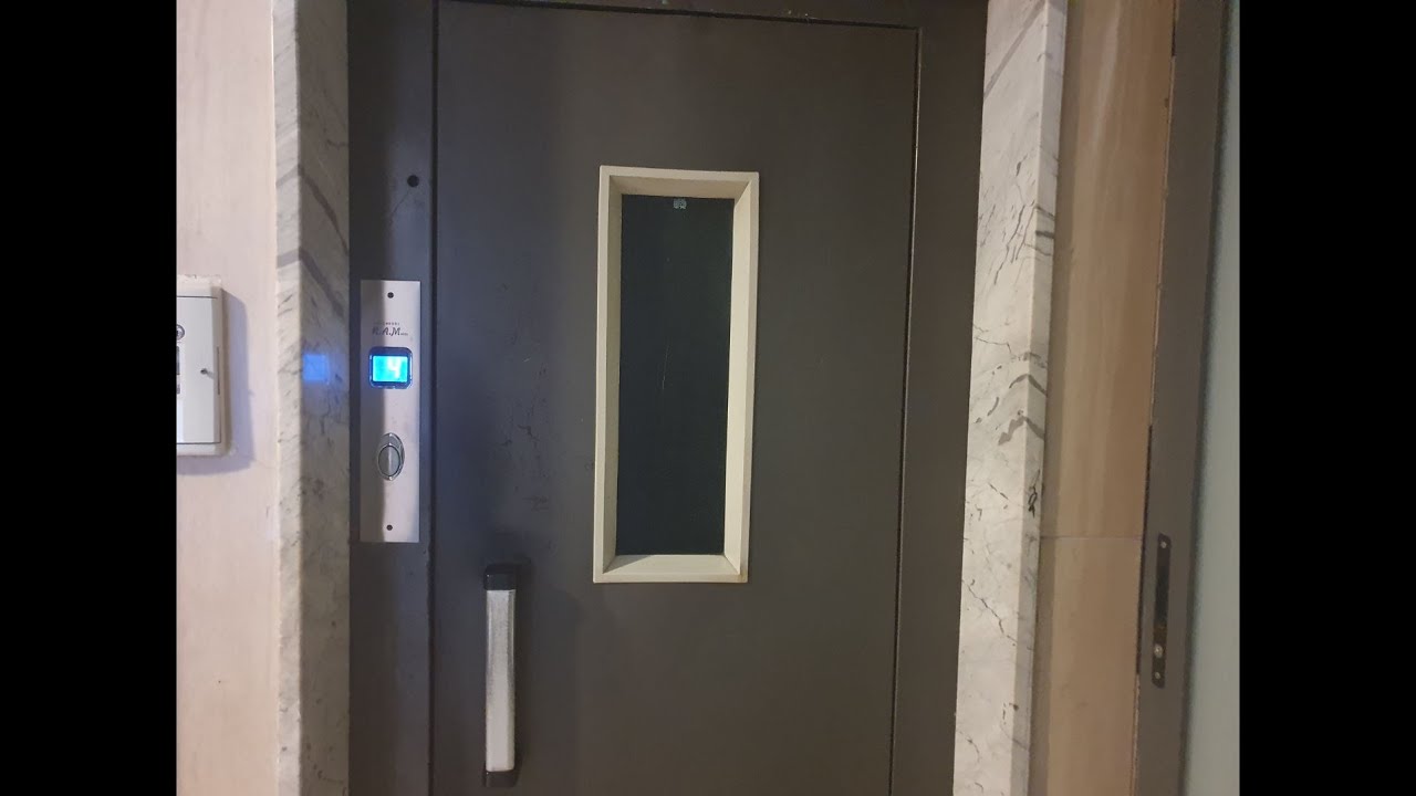 Crappy 1960's Ram (Mod. 2010's Ram) Traction Elevator@Via Modigliani 25, Naples, Italy