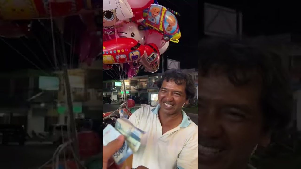 Beli Balon Tayo dengan Mamang Penjual Balon Banyak Sekali