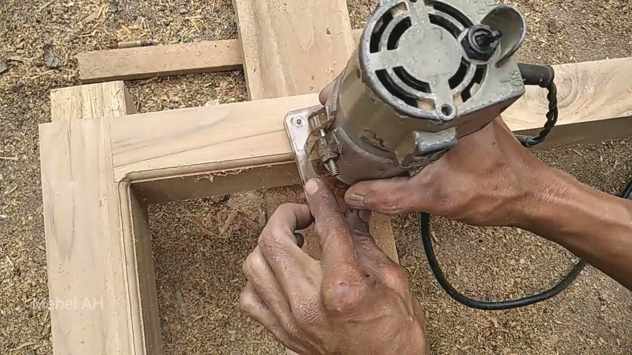Teknik membuat kusen pintu satu alat mesin semi manual