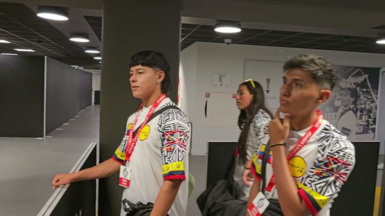 Cop en el estadio del Ajax