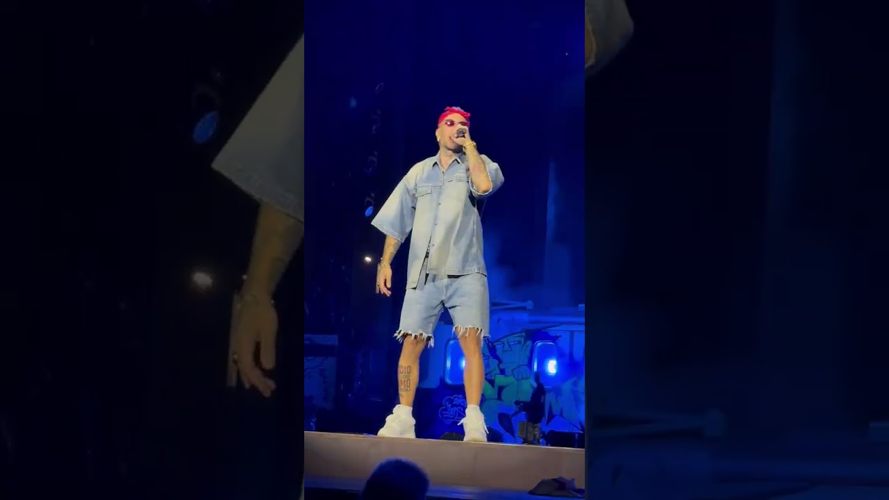 Emis Killa - Milion Dollar (feat. Lazza) | live @ EM16 Fiera Rho Milano
