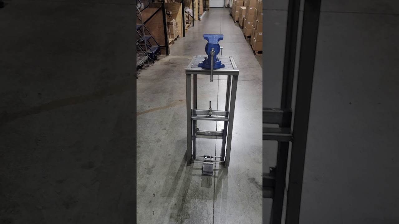 mobile vise stand