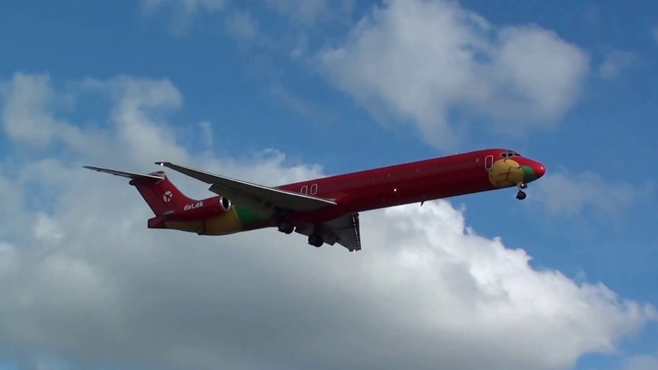 MD-83 DAT OY-RUE landing runway 22L EKCH September 11th - 2016