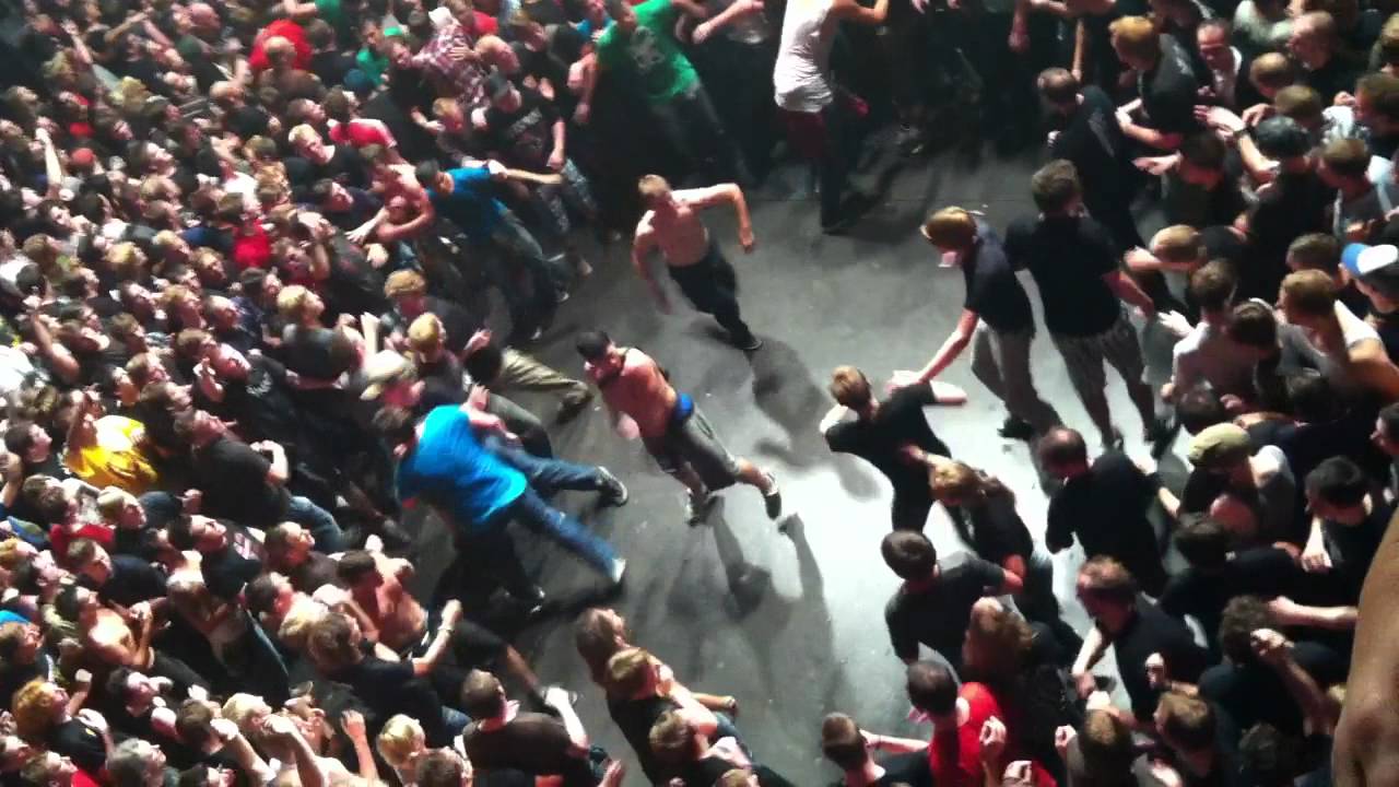 The Offspring - Palladium - Cologne, Germany - 29.08.11 - PRETTY FLY FOR A WHITE GUY (full song)