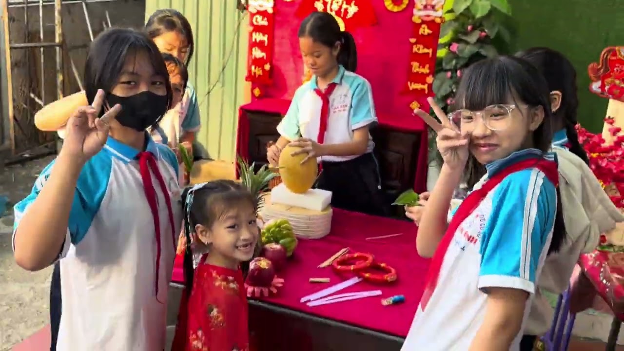 Trường tổ chức thi background, mâm ngũ quả, nấu ăn và văn nghệ