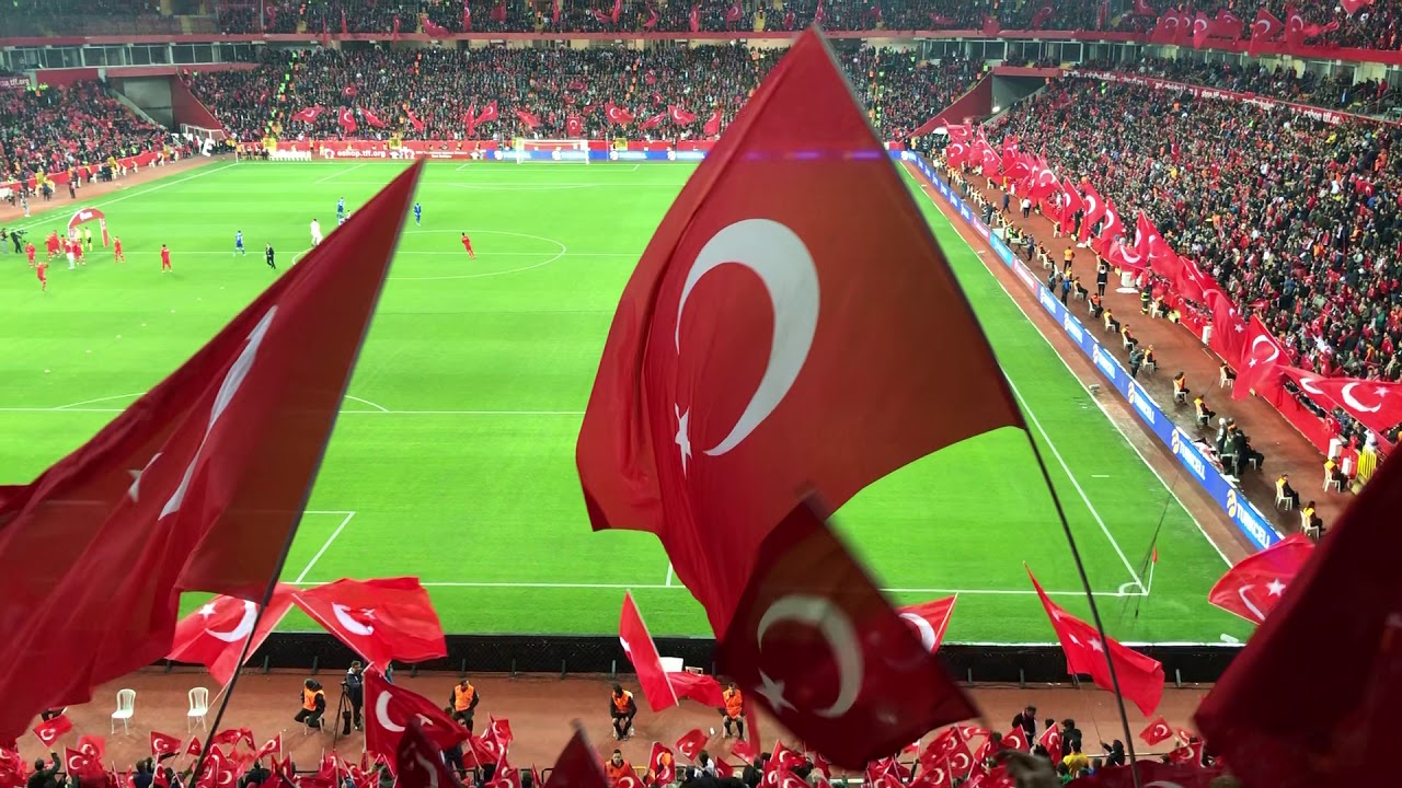 Milli Maç Öncesi Muhteşem Atmosfer ve İstiklal Marşı (Türkiye 4-0 Moldova - Eskişehir)