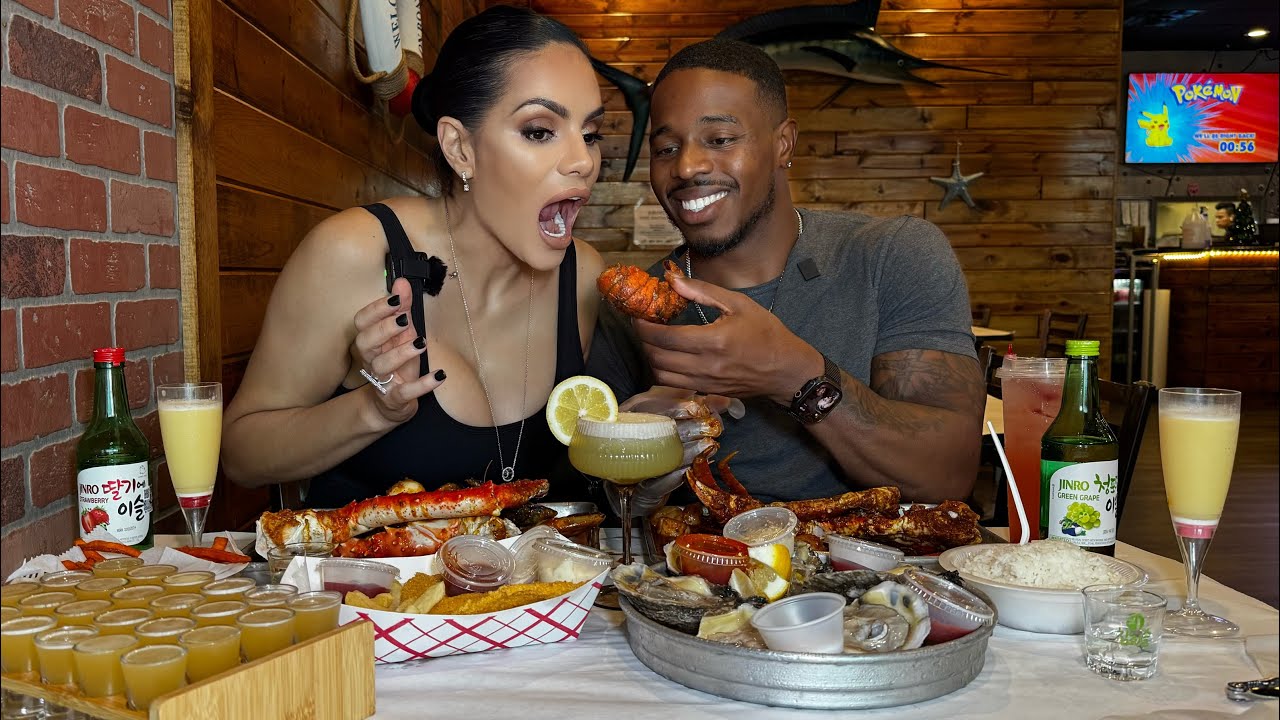 Epic Gao’s Crab Seafood Boil! King Crab, Lobster, Spicy Level 6 Madness!