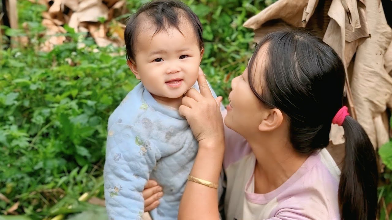 A Hard Working Day of a Single Mother and Her Little Baby