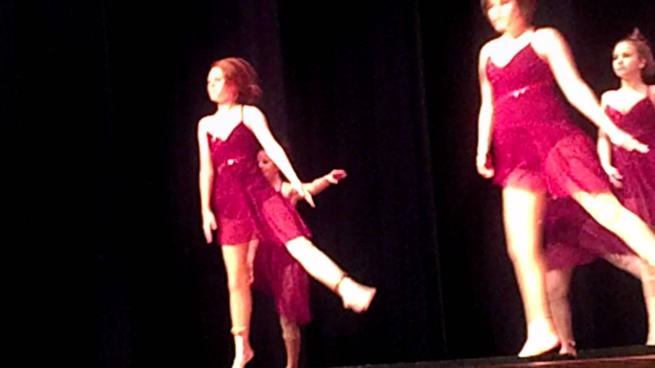 dancing without her prosthesis