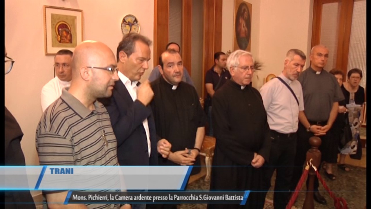 Trani Mons Pichierri la Camera ardente presso la Parrocchia S Giovanni Battista TG Teleregione  27 0
