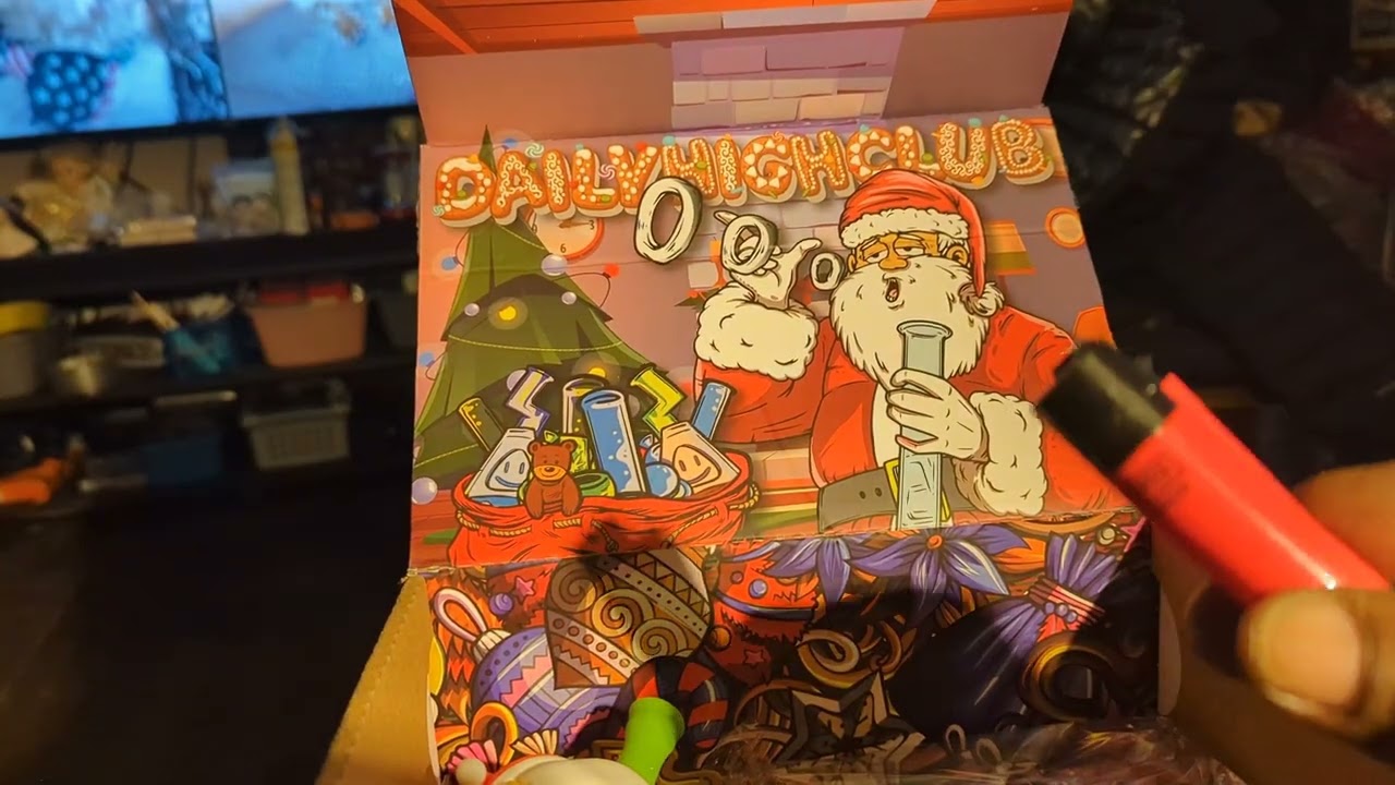 unboxing the daily high club December 2022 box @DailyHighClub