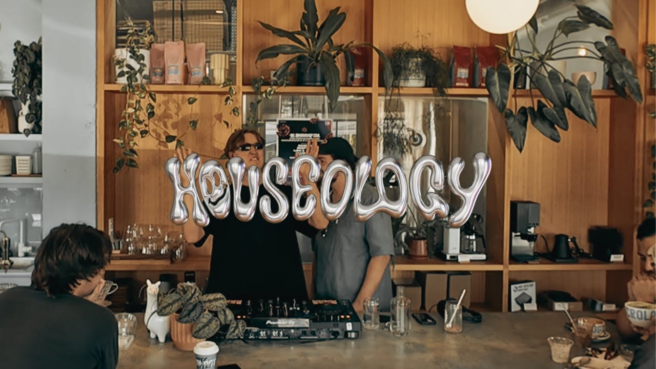 The Coffee Run [Houseology X Micrology] 15/11/25