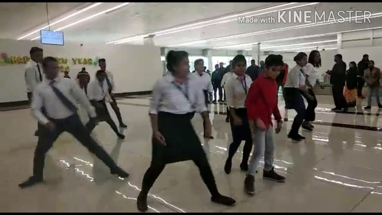 Air Hostess Dancing at Hindon Airport || Star Air || Air Heritage ||  Friends Copy