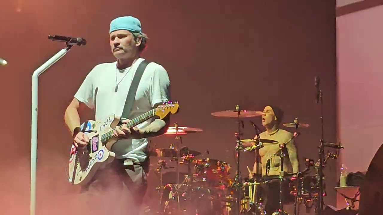Blink-182 - Dance With Me (Live at RAC Arena, Perth, Australia, 8th February 2024)