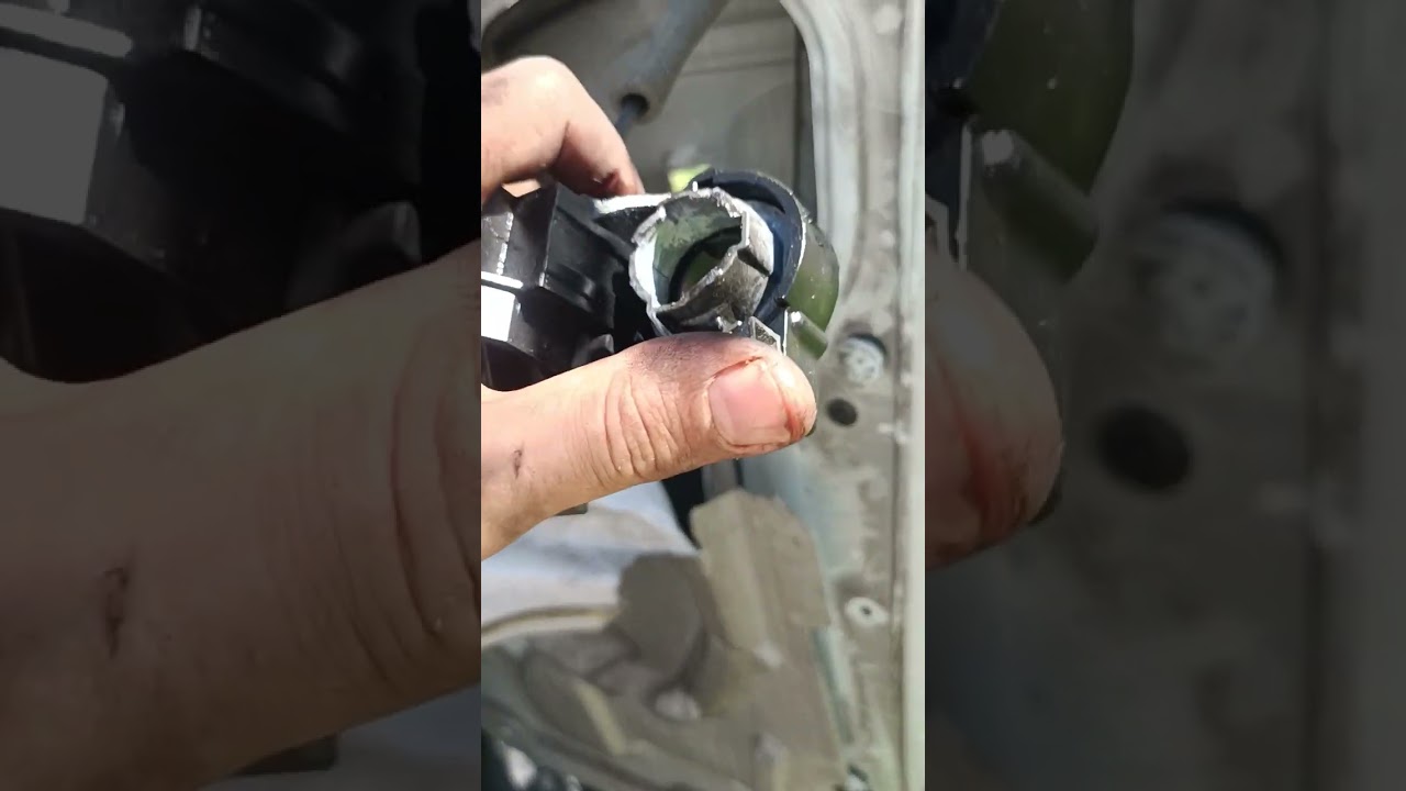 снять ручку пассажирской двери Renault master 3