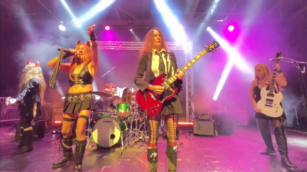 Whole Lotta Rosies - Intro Medley - Legends of Rock Tour @Garden Amp, Garden Grove, CA - 20221001