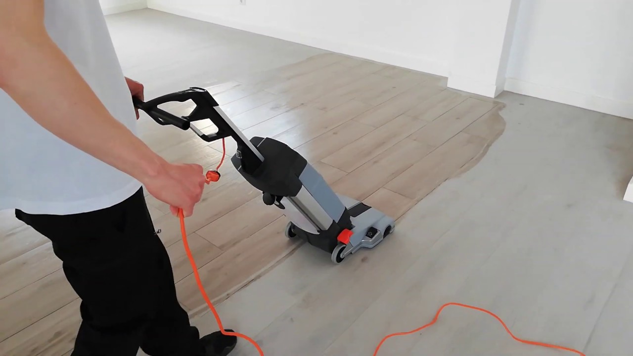 Aspirator Vertical Cu Aspirare Umeda Servicii Curatenie Pro Cleaning