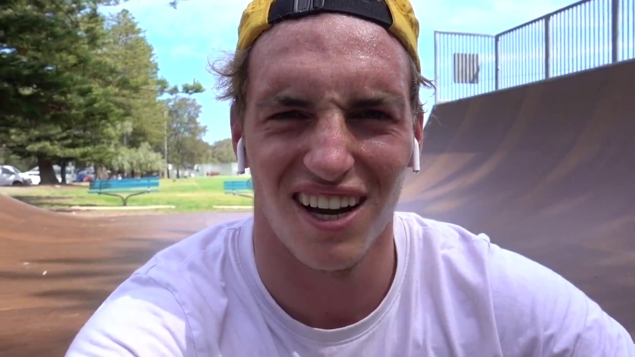 A 100 kickflips with 15$ shoes - Manly Australia