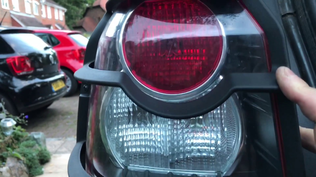 Fitting rear light guards to Land Rover Freelander 2