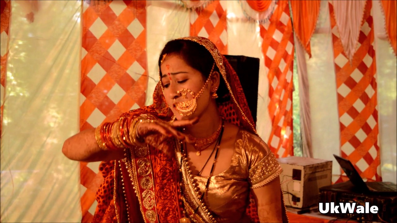 Kumaouni Bride Dance At Mahila Sangeet - Kumaoni wedding 2017