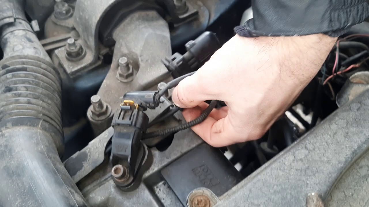 Wymiana czujnika położenia wału w Punto 2 (Replacing the shaft position sensor)