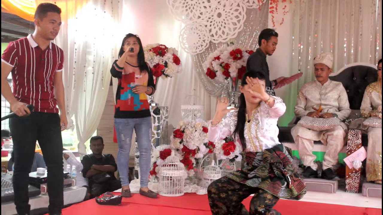 SINDIL SINDILAN : INDAH RHAY, LAN & JOYA