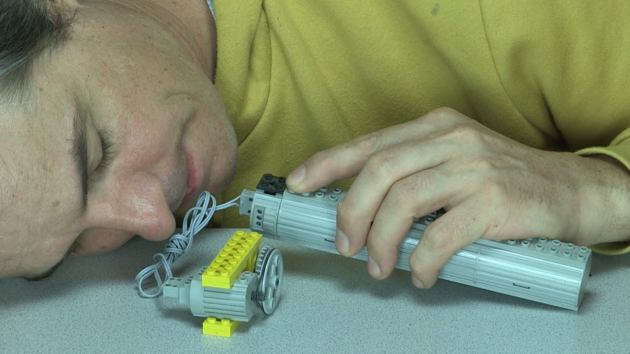 LEGO® 8700-1 Review: 4,5 Volt Technic-Motor Batteriestab und LEGO-Elementen vom Jahr 1982 - LY-00207