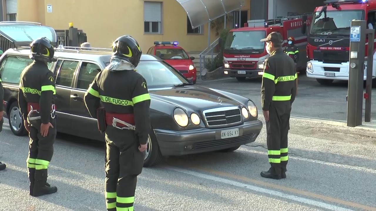 Castrovillari Vigili del Fuoco Picchetto d'Onore per collega scomparso 2020