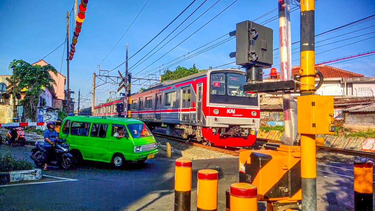 RAILROAD CROSSING INDONESIA !! Perlintasan Kereta Api Palang LEN KYOSAN Sampai Saat ini Belum Aktif