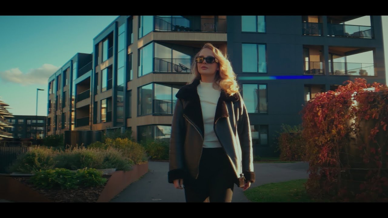 Adrianna |  iPhone 16 Pro | 4K Open Gate Apple LOG  ProRes 422 | 1.55x Anamorphic