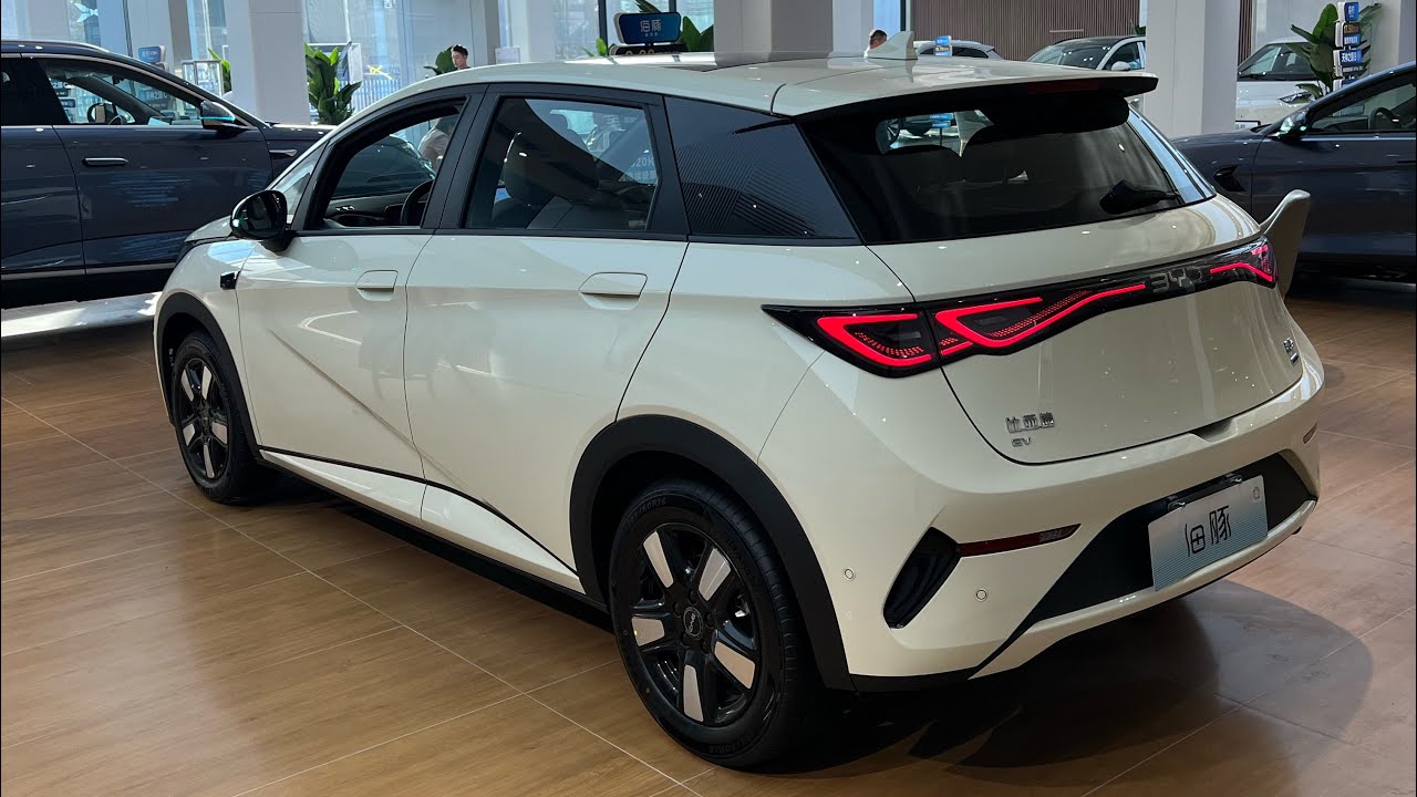 2025 NEW BYD Dolphin EV 420/520km range only $9,700-$14,500 review | BYD | China 🇨🇳