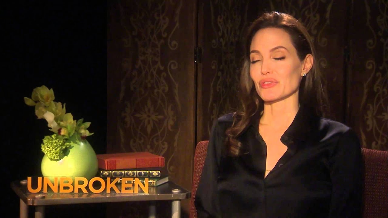 Angelina Jolie tears up during interview: 