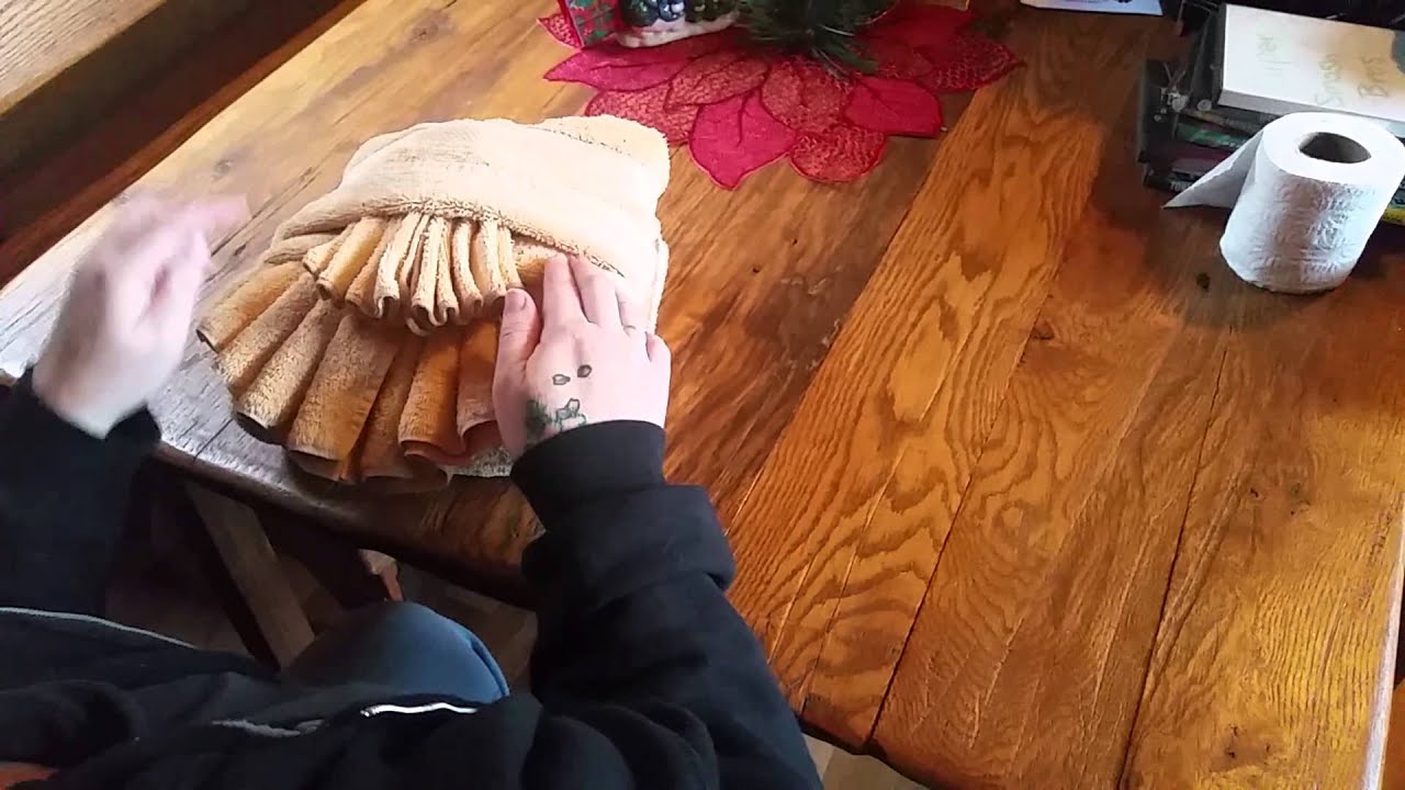 How to fancy fold towels and paper towels.