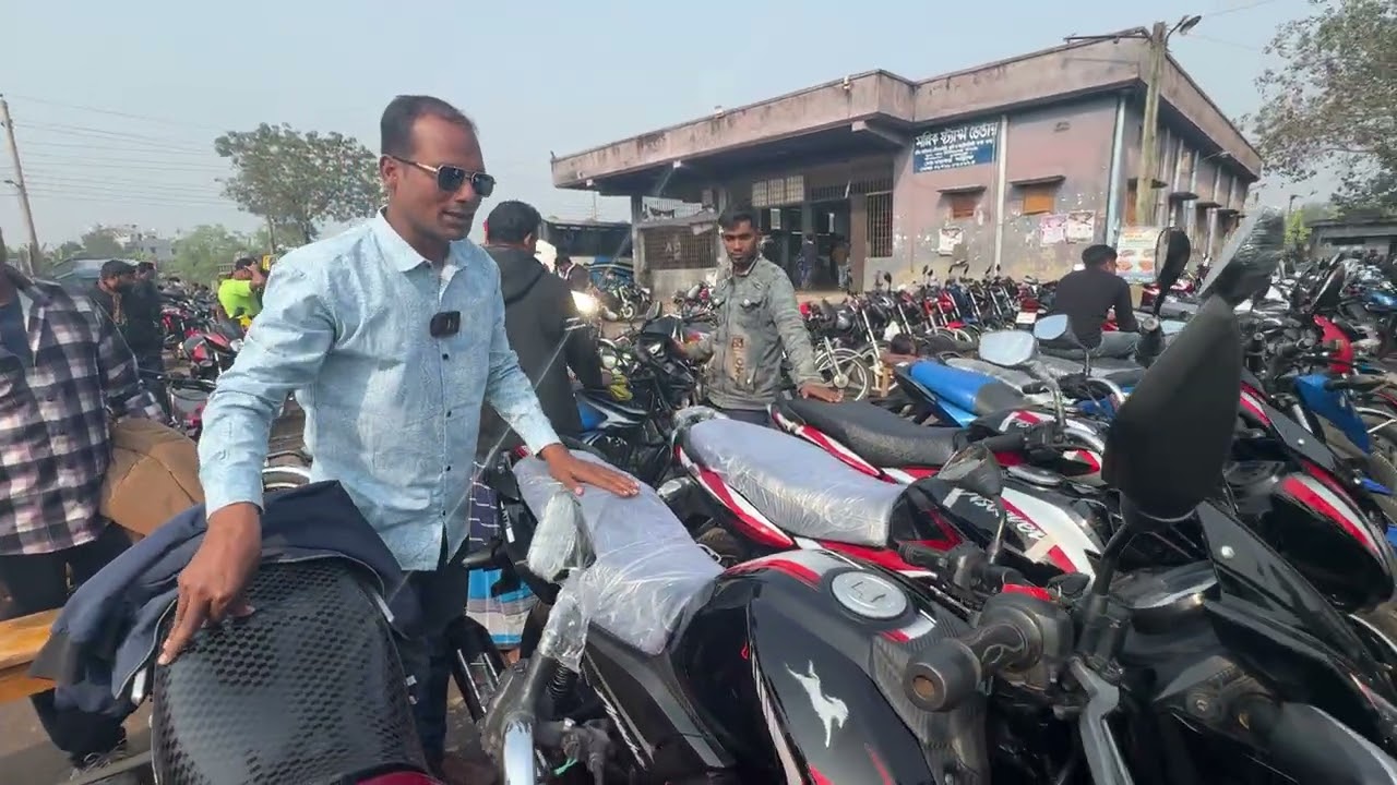 আজকের আলমডাংজ্ঞা হাটের চিত্র
