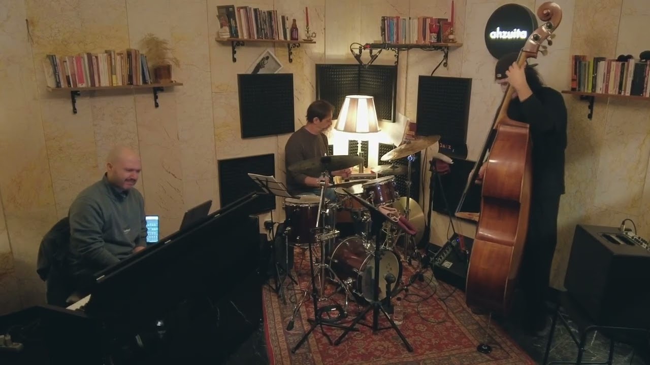 Ercüment Orkut Trio | Just Friends