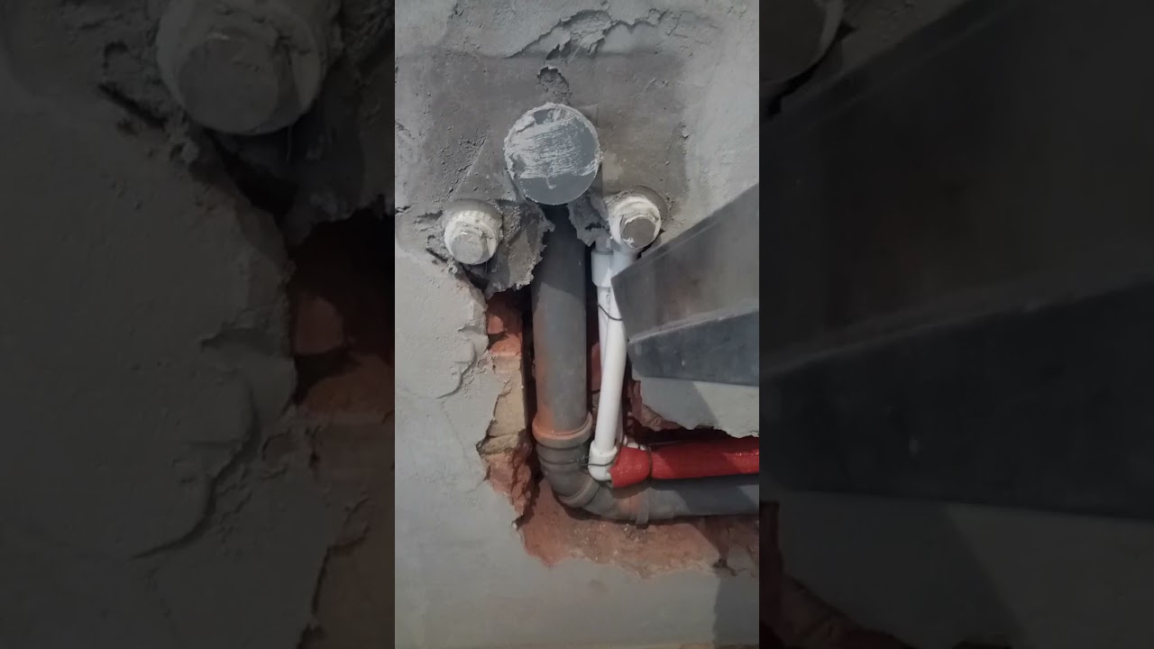 Когда сантехник, вроде и не полный 