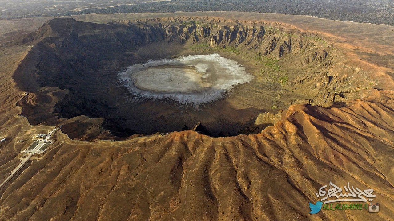 فوهة الوعبة ( مقلع طمية ) : أضخم البراكين الخامدة في المملكة العربية السعودية  Al Waaba Crater