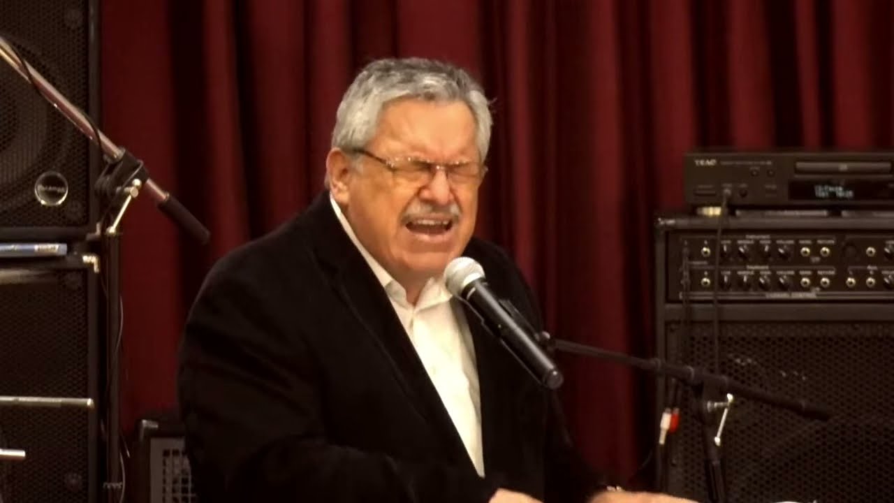 Ser valientes en el Se&ntilde;or /Bilingual &ndash; Hermano Felipe Nava