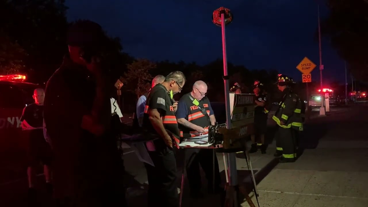 FDNY Brooklyn 2nd Alarm Box 5800 Large Scale Power Outage in Multiple Building Complex 