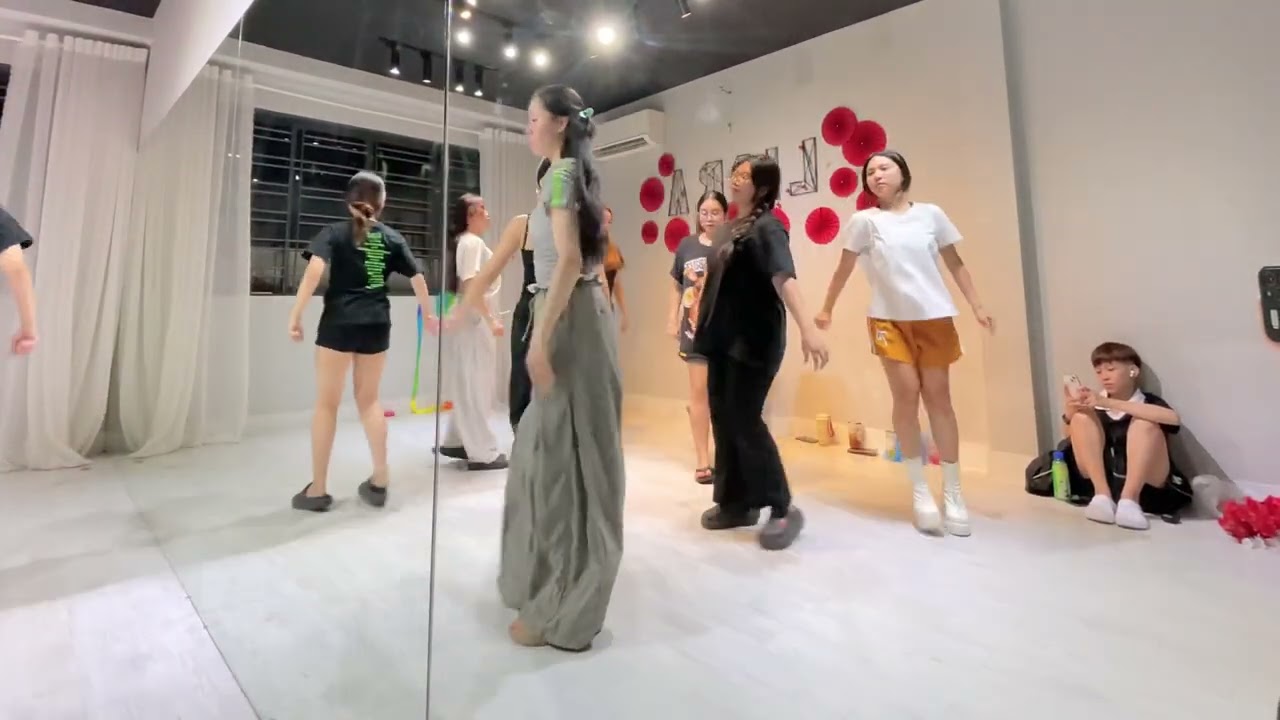 Mashup Đi giữa trời rực rỡ + Tết đong đầy 